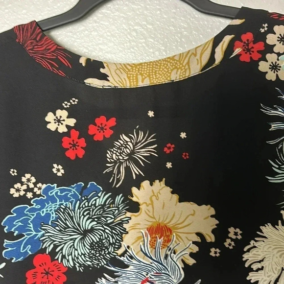 Philosophy Short Sleeve Floral Top - Picture 7 of 9